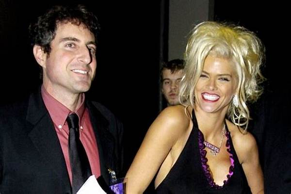 Howard K. Stern Net Worth