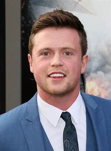 Hugo Johnstone-Burt Net Worth