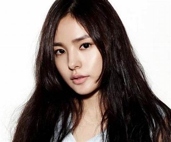 Hyo-Rin Min Net Worth