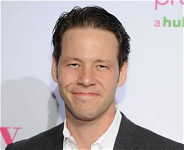 Ike Barinholtz Net Worth