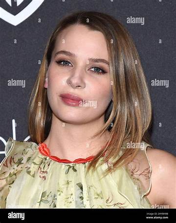 Isabelle Mcnally Net Worth