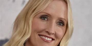 Janel Moloney Net Worth