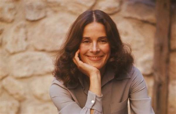 Joan Hackett Net Worth
