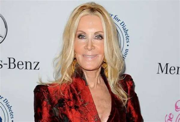 Joan Van Ark Net Worth