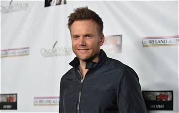 Joel Mchale Net Worth