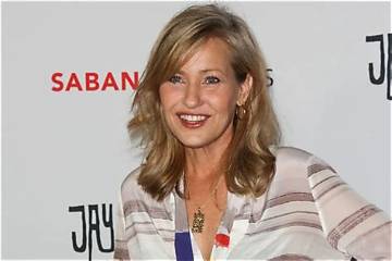 Joey Lauren Adams Net Worth