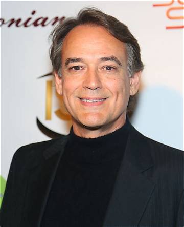 Jon Lindstrom Net Worth