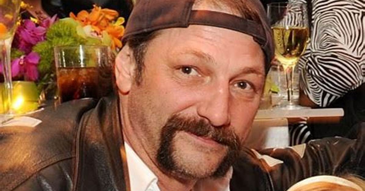Jonathan Hillstrand Net Worth