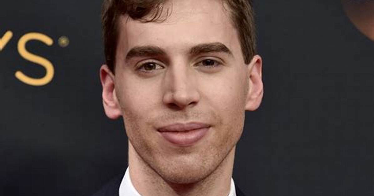 Jordan Gavaris Net Worth