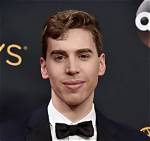 Jordan Gavaris Net Worth