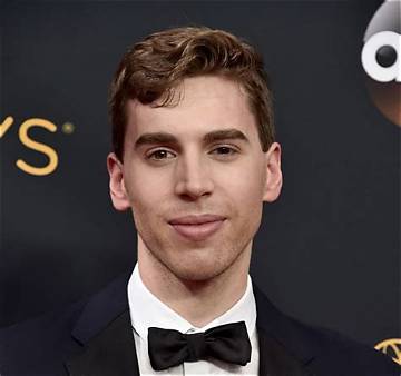 Jordan Gavaris Net Worth