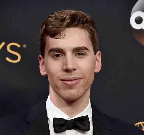 Jordan Gavaris Net Worth