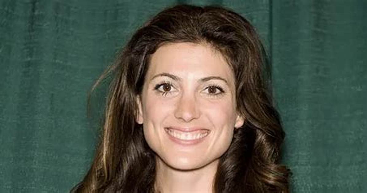 Julia Benson Net Worth