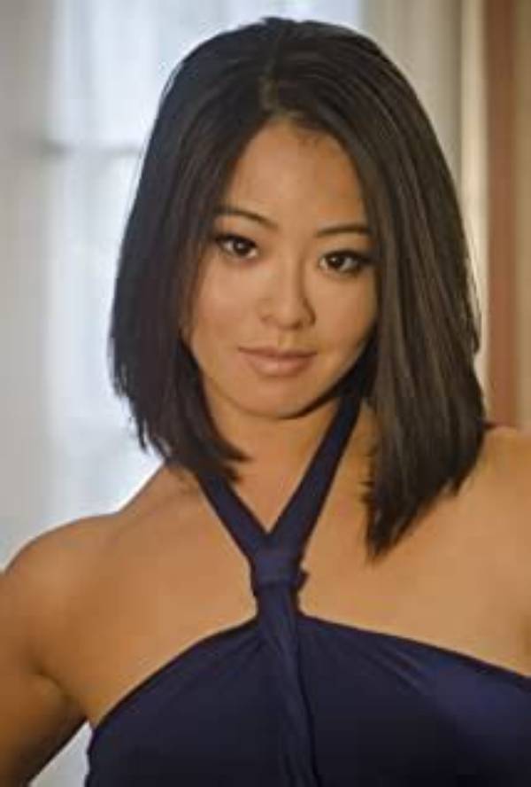 Julia Ling Net Worth