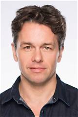 Julian Ovenden Net Worth