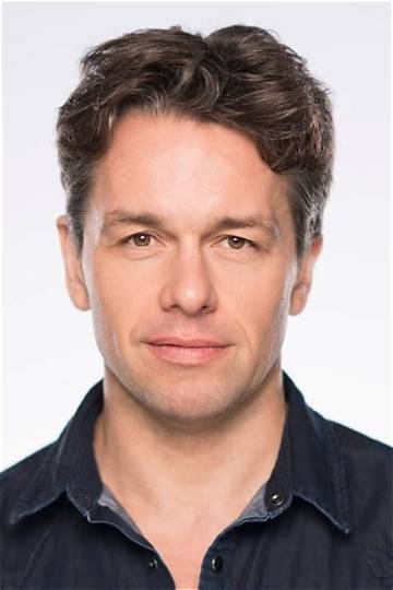 Julian Ovenden Net Worth