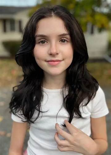Juliana Davies Net Worth