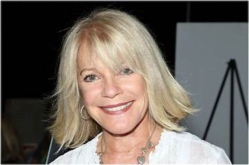 Julie Cobb Net Worth
