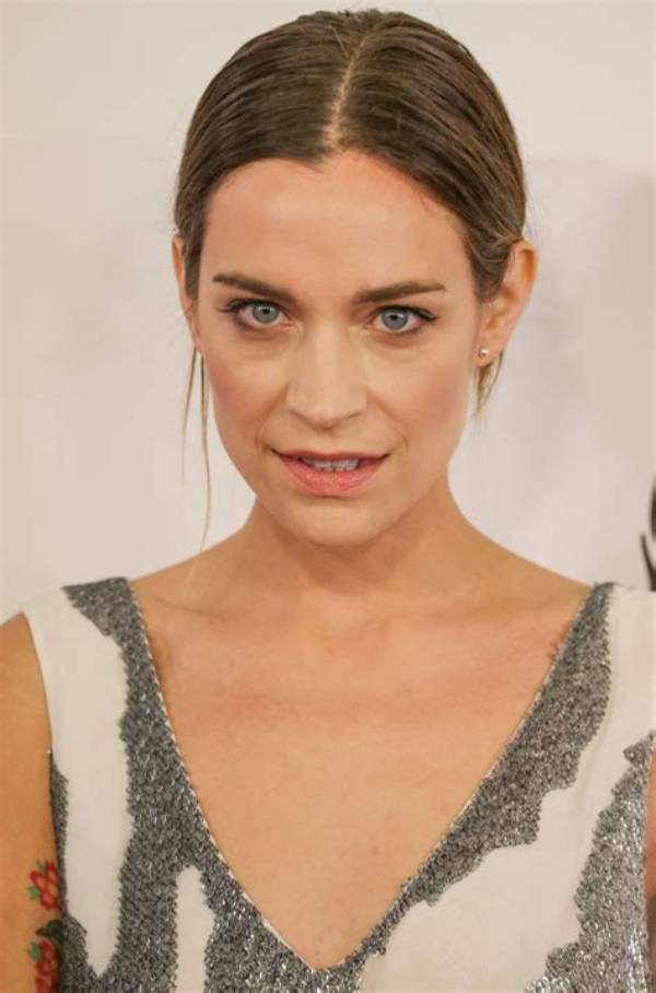 Kathleen Munroe Net Worth
