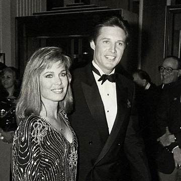 Kathryn Holcomb Net Worth