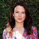 Katie Lowes Net Worth