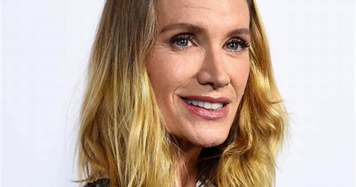 Kelly Lynch Net Worth
