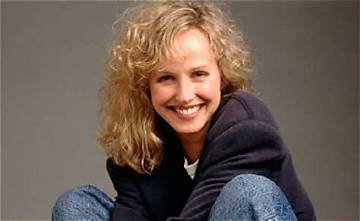 Kim Greist Net Worth