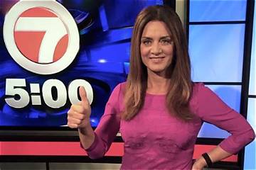 Kim Khazei Net Worth