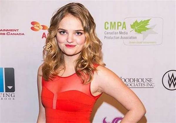 Laine Macneil Net Worth