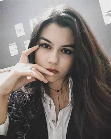 Larissa Bordere Net Worth