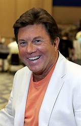Larry Manetti Net Worth