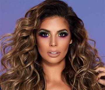 Laura Lee Net Worth