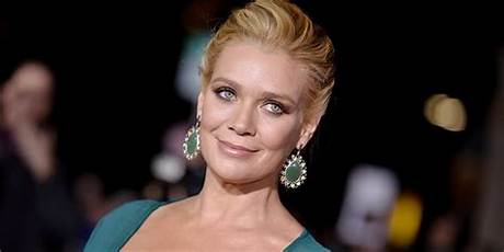 Laurie Holden Net Worth