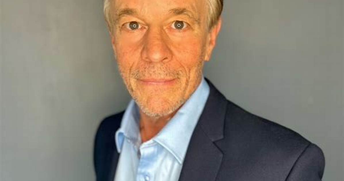 Leif Riddell Net Worth