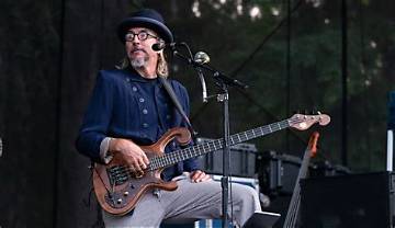 Les Claypool Net Worth