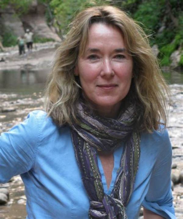 Leslie Cockburn Net Worth