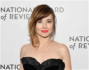 Linda Cardellini Net Worth