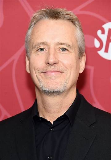 Linus Roache Net Worth