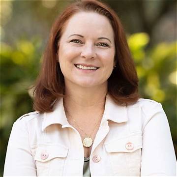 Lisa Enos Smith Net Worth