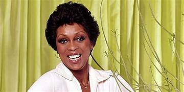 Lola Brooks Net Worth