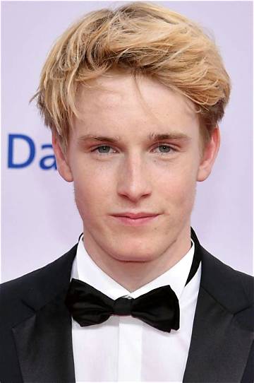 Louis Hofmann Net Worth