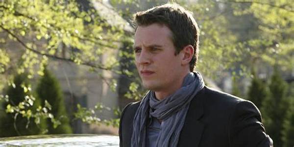 Luke Mably Net Worth