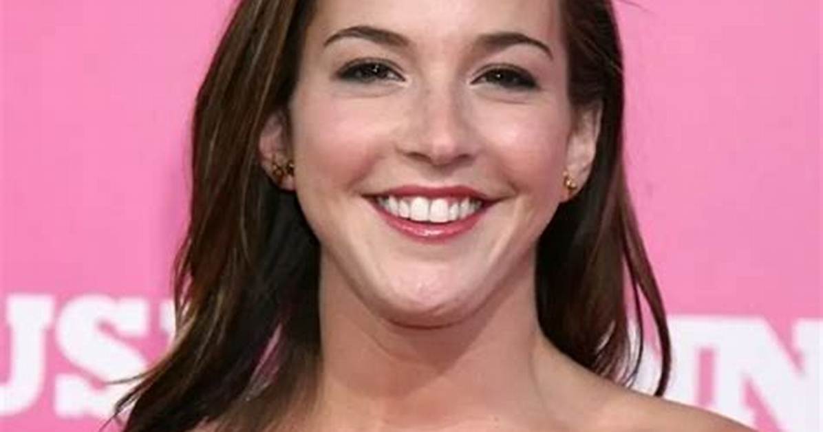 Martha Macisaac Net Worth