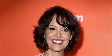 Mary Page Keller Net Worth