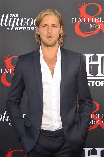 Matt Barr Net Worth