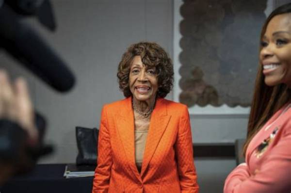 Maxine Roach Net Worth