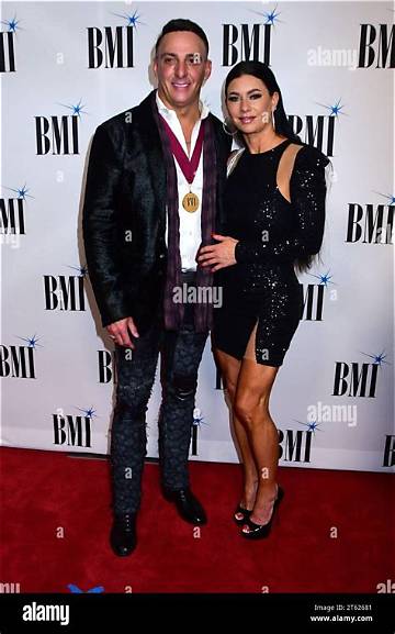 Michelle Tomlinson Net Worth