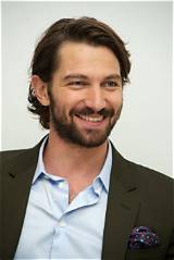 Michiel Huisman Net Worth