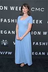 Milana Vayntrub Net Worth