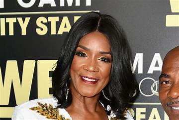 Momma Dee Net Worth